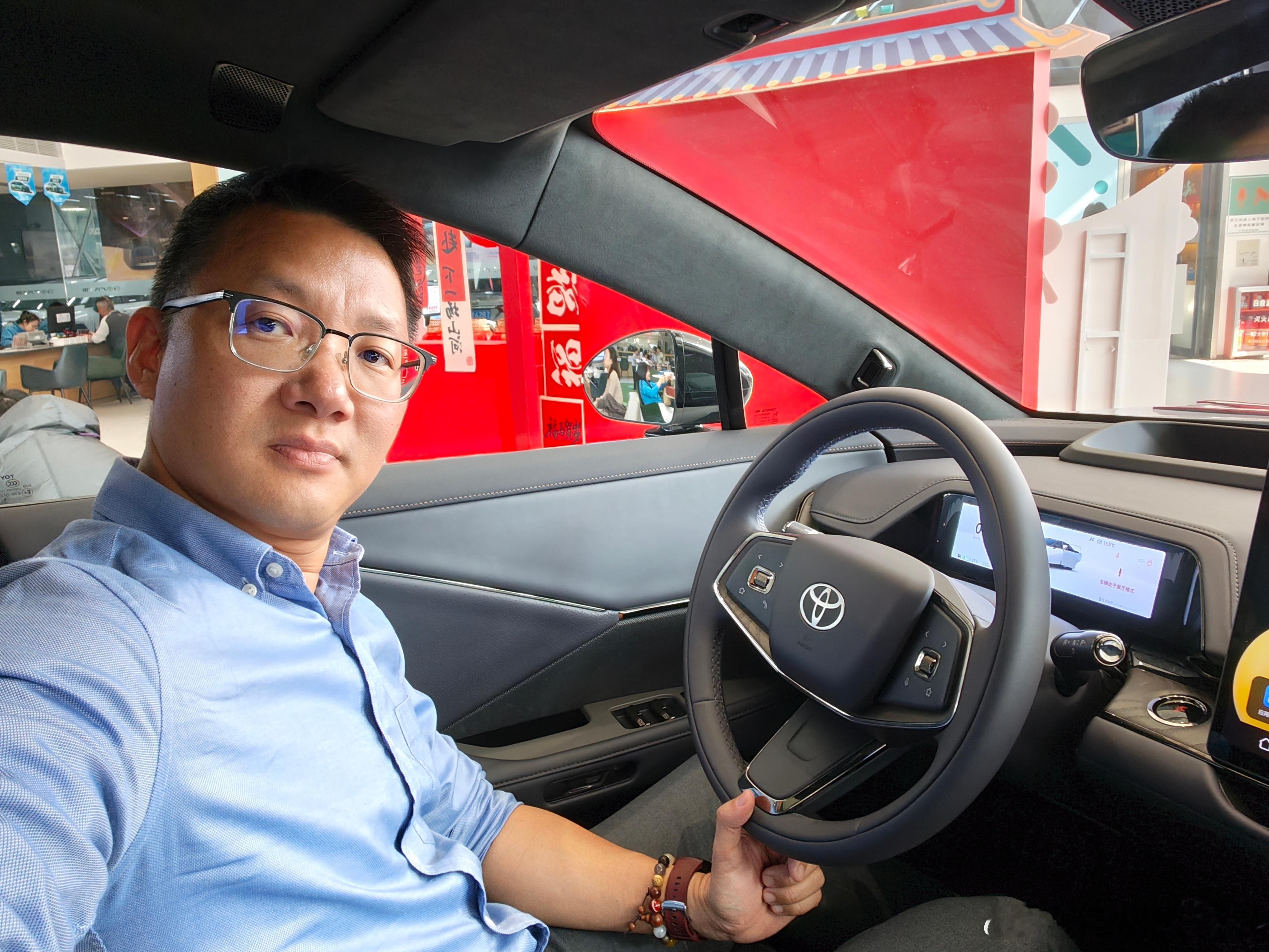 2026首测丰田豪华旗舰铂智7重新认识丰田式豪华 何谓丰田式豪华，不一样的视角，