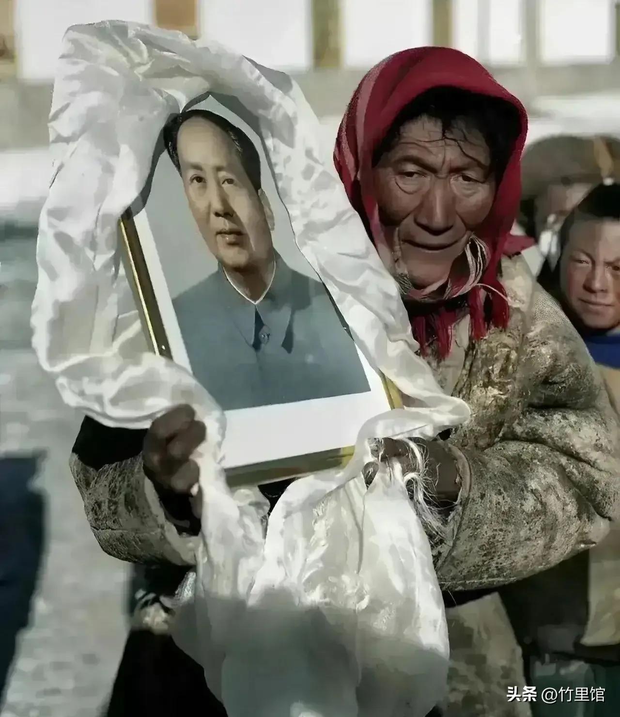 旧西藏，农奴命如草绳，世代为奴、任人宰割，跪着活了千百年。
是毛主席带领人民解放