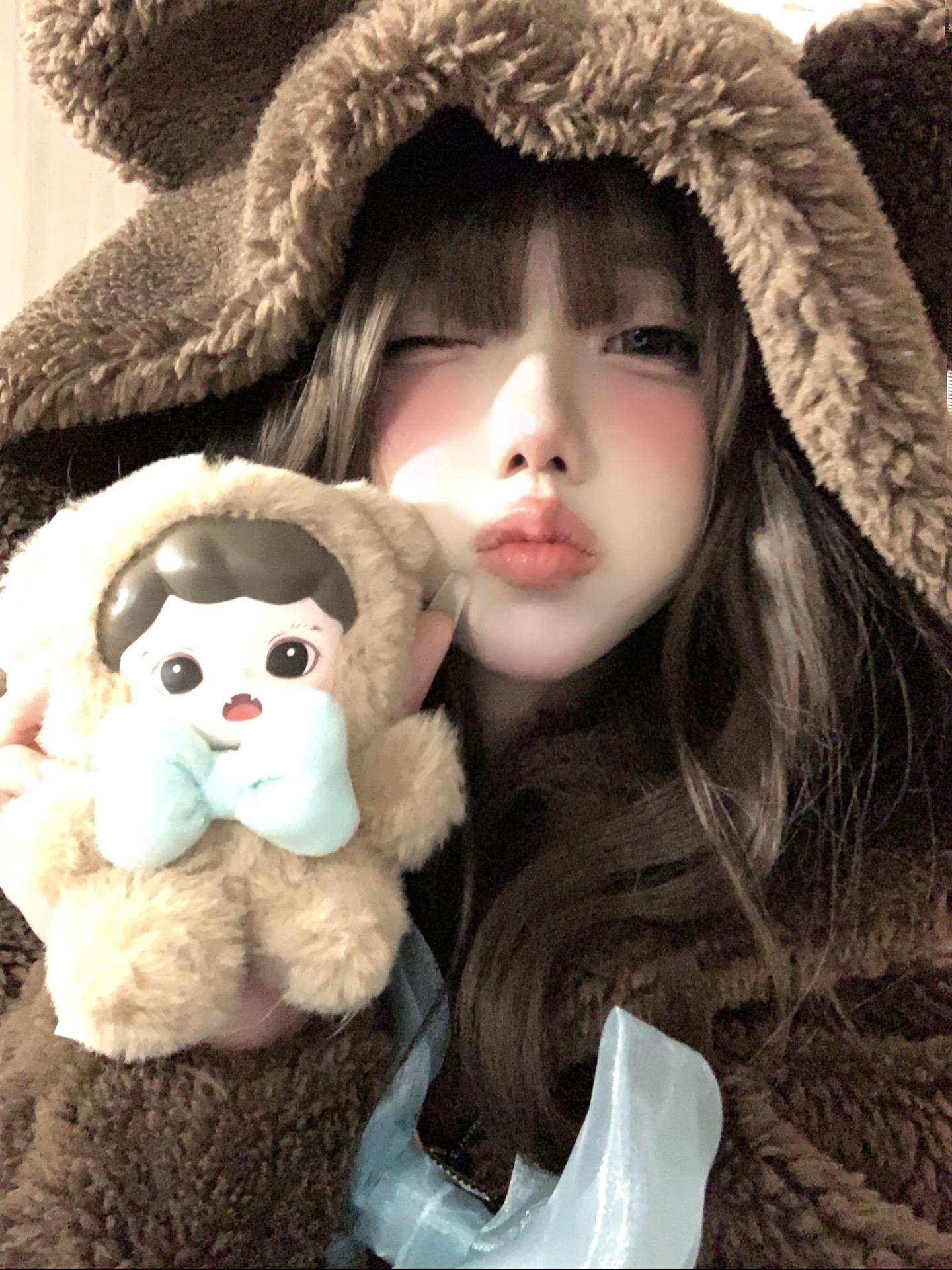 和你一起养猫养狗都好 反正家里最可爱的是你