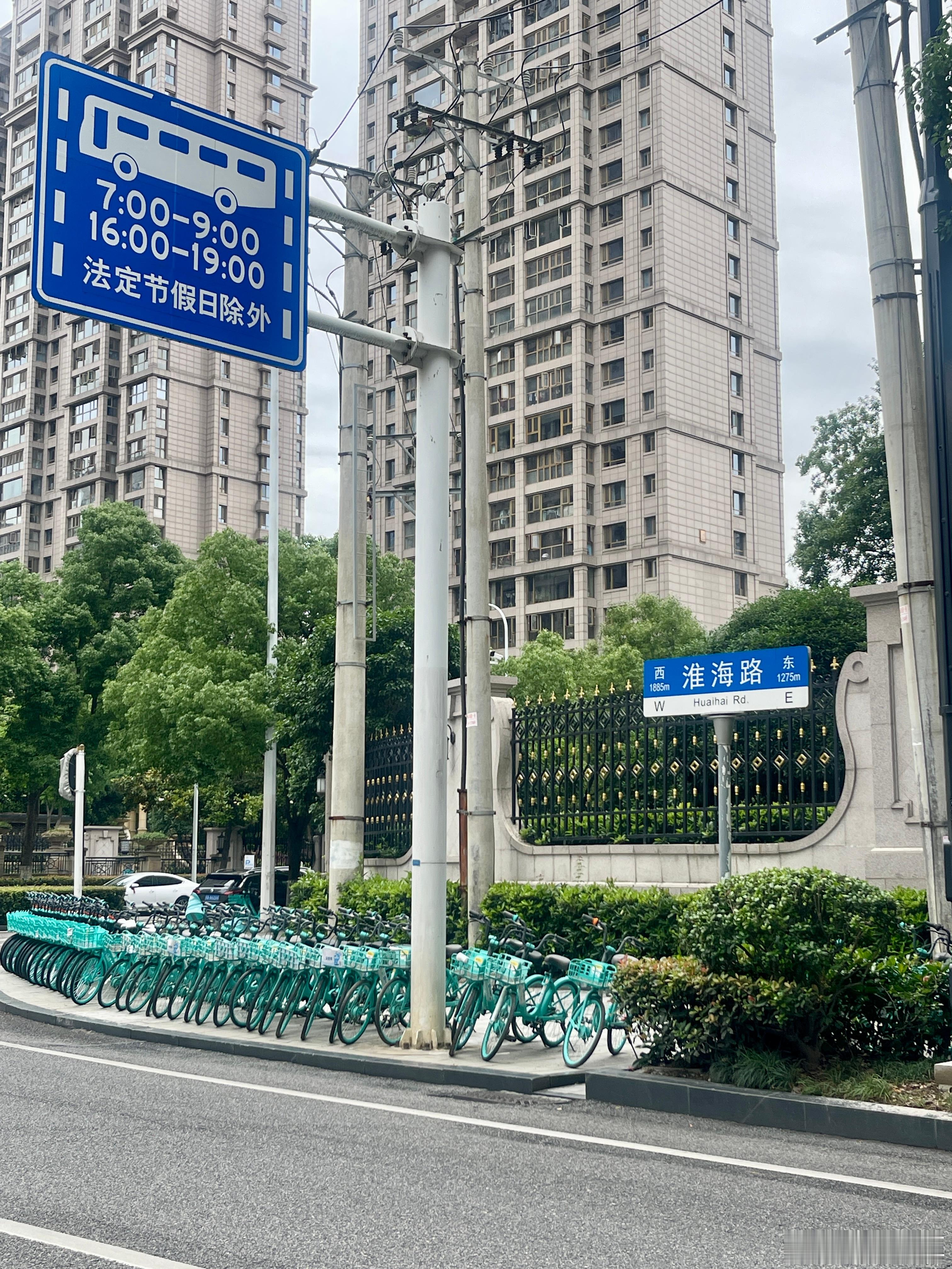爱是人中龙凤才给得起的东西。顶级的爱，是相互托举，共同成长。 
