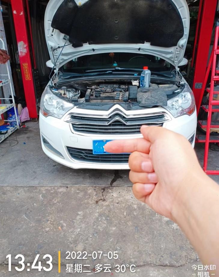雪铁龙C4L烧机油自救全记录：14万公里，我没动一颗螺丝
2014年提车，皓月灰
