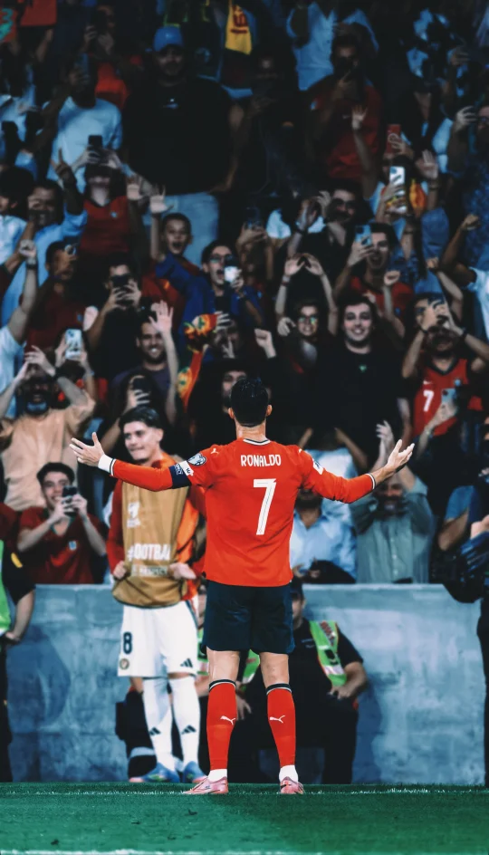 C罗对匈牙利加冕世预赛射手王的神图