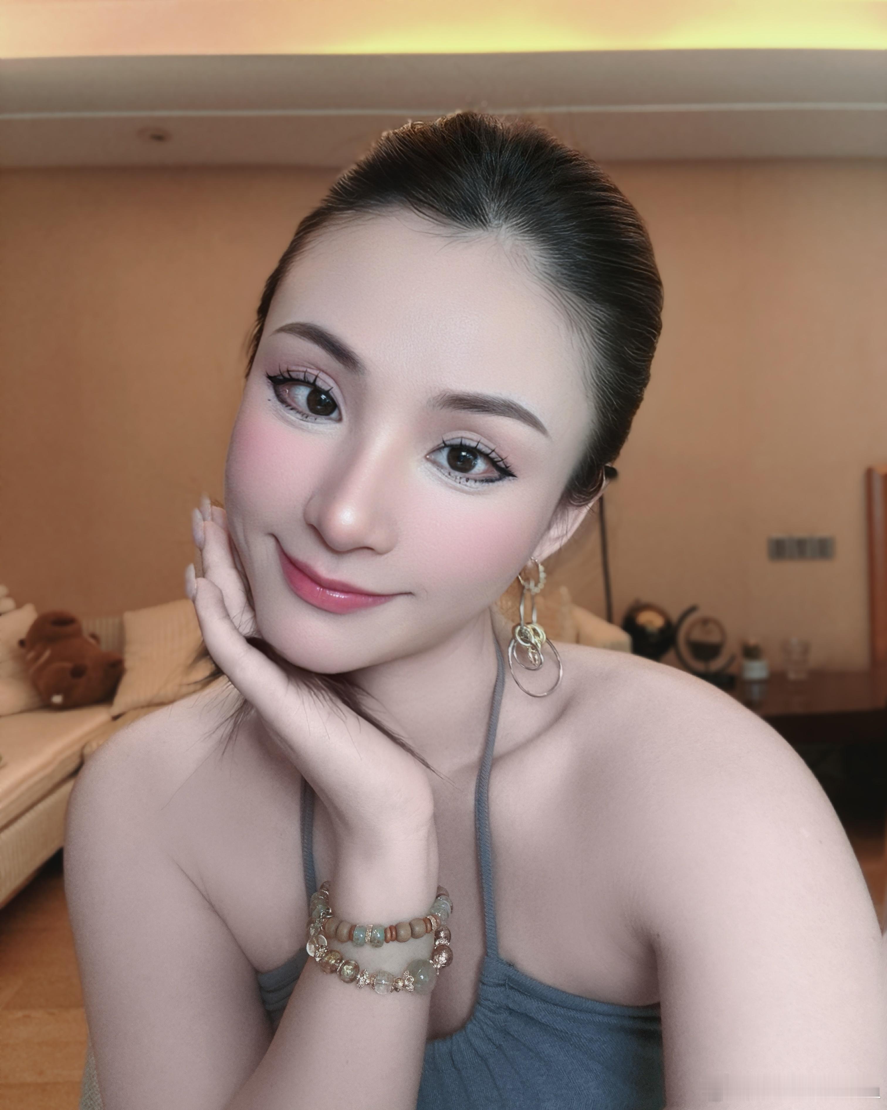 最近不太爱拍照 朱教练戒色团[超话] ​​​