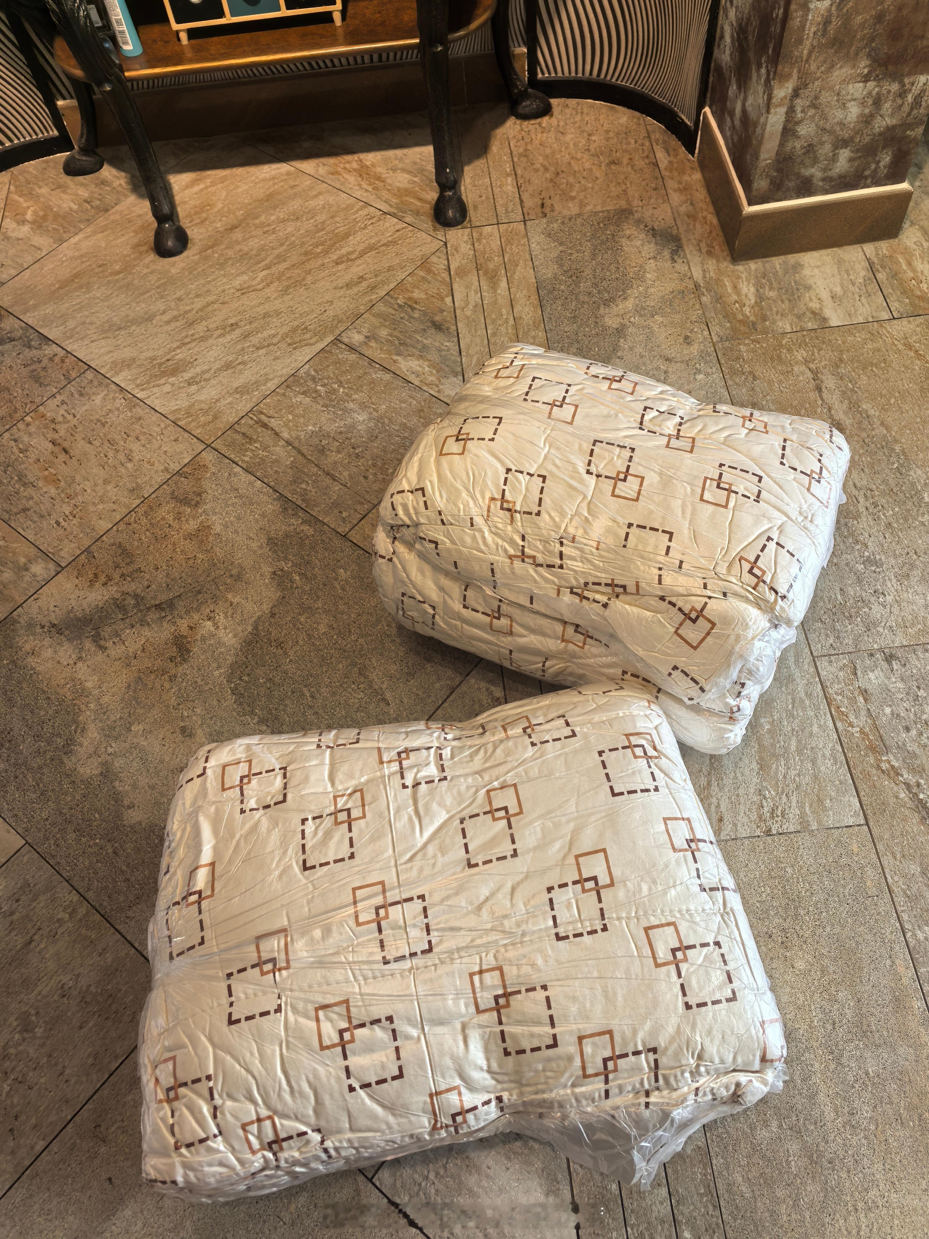 10斤棉被已经安排上了[笑cry]短裤短袖你们帮我穿穿吧[淡淡的] ​​​