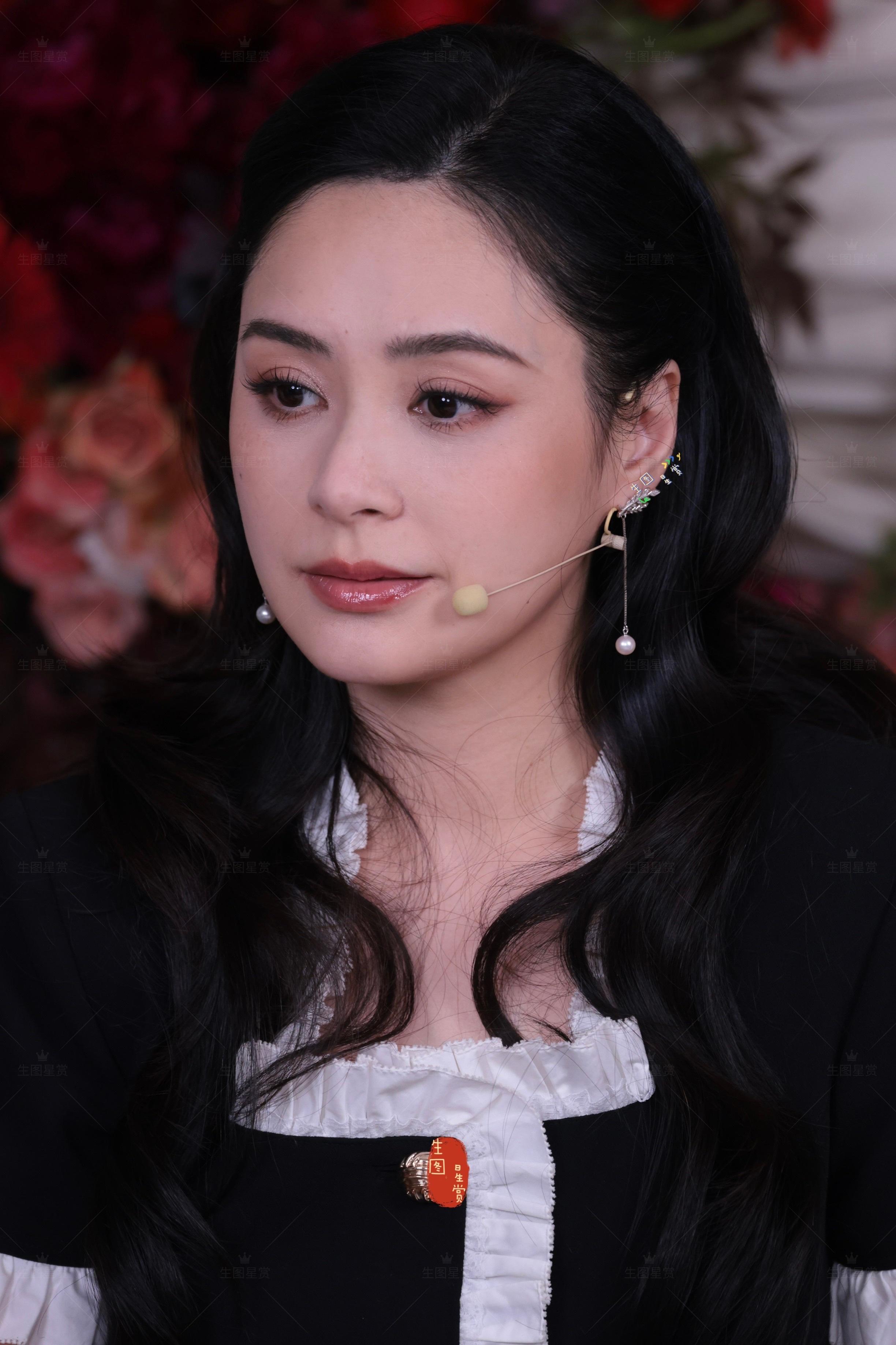 钟欣潼短剧风声直播生图美貌来袭，期待李宁玉