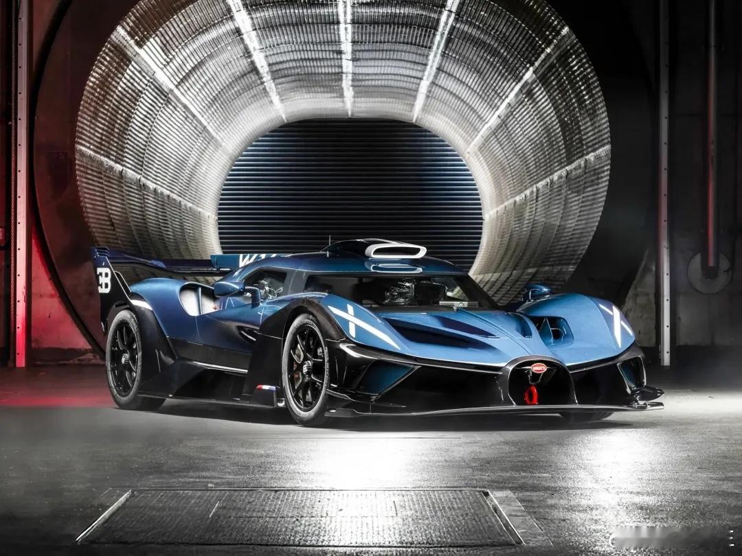 Bolide：为W16谱写的终曲2005年，Veyron携千匹W16引擎震惊世界