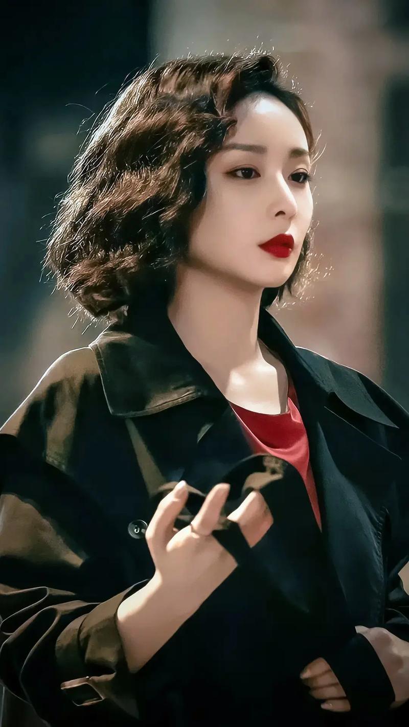 高叶走这两步让我梦回狂飙了高叶的魅力是无差别攻击，不管和谁互动都能抓住大家的目光