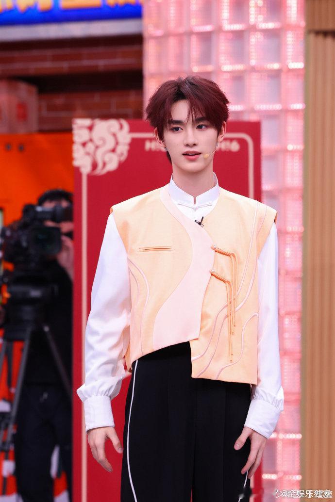 丁程鑫我真不是诡秘 小丁的辩解现场太欢乐！为洗清嫌疑嘴不停歇，委屈又拼命的样子太