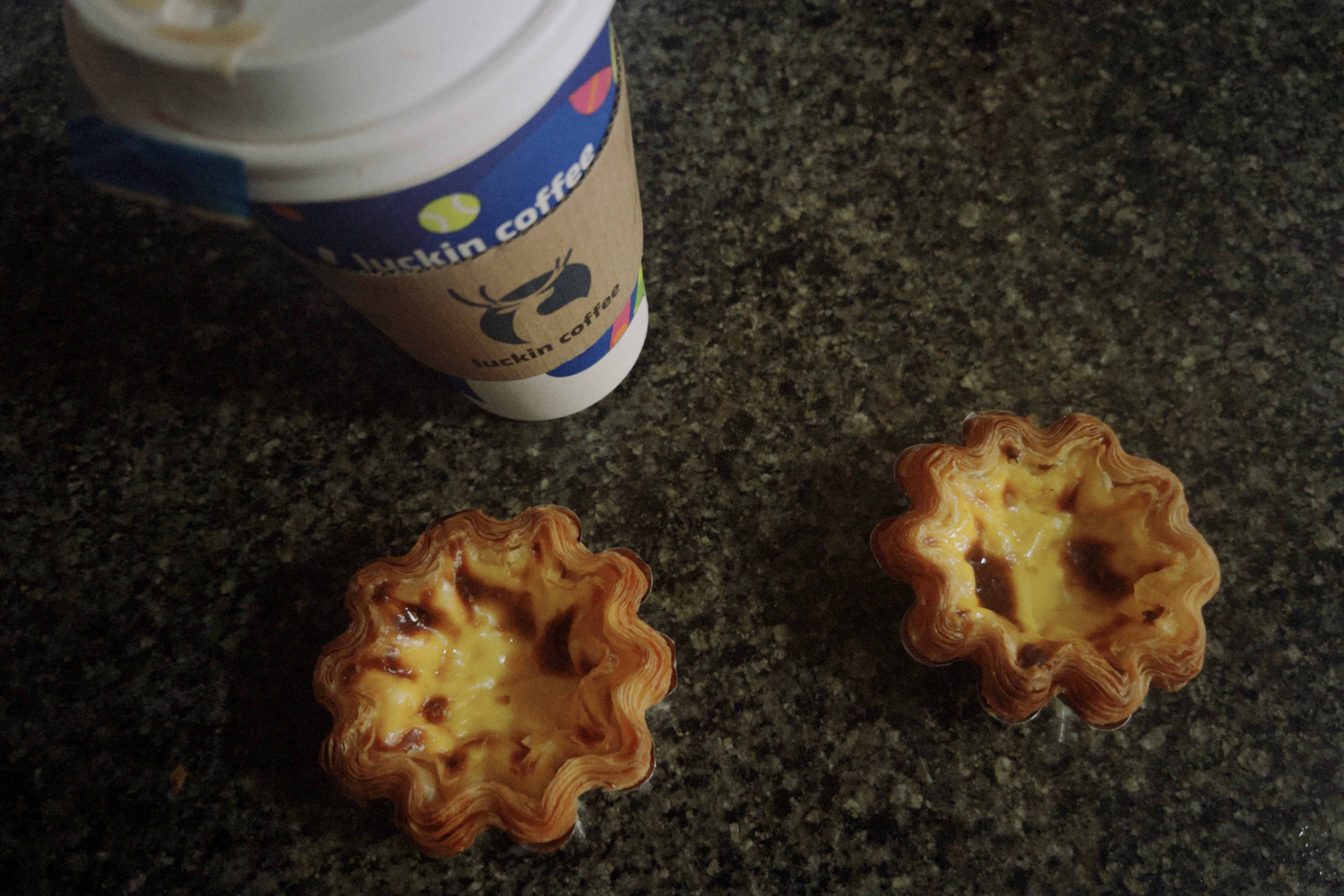 把豪弟送去踢球了！终于能在家独享清净啦！不用追到身后喊！也不用盯着写作业！窝在舒