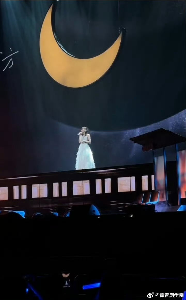 任素汐演唱会我要你开场任素汐一日即日日live深圳站经典老歌《我要你》全新改编轻