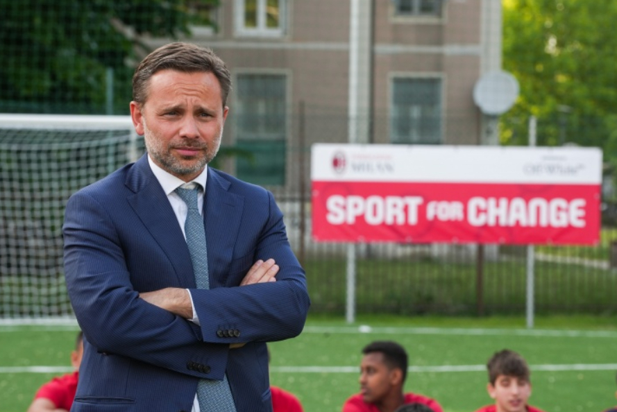 转会专家佩杜拉表示，米兰今夏花钱引进的新援只有拉比奥特让人满意，其他高价引援并不