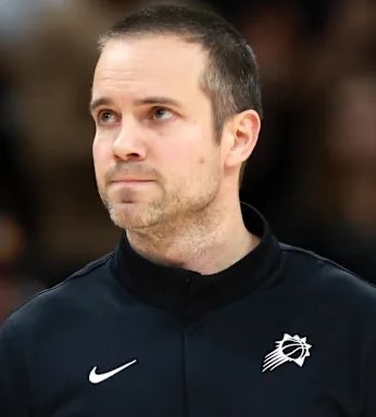 美媒预测太阳本赛季胜场为51.5场，赛季开始前仅30.5场👀太阳目前27胜17