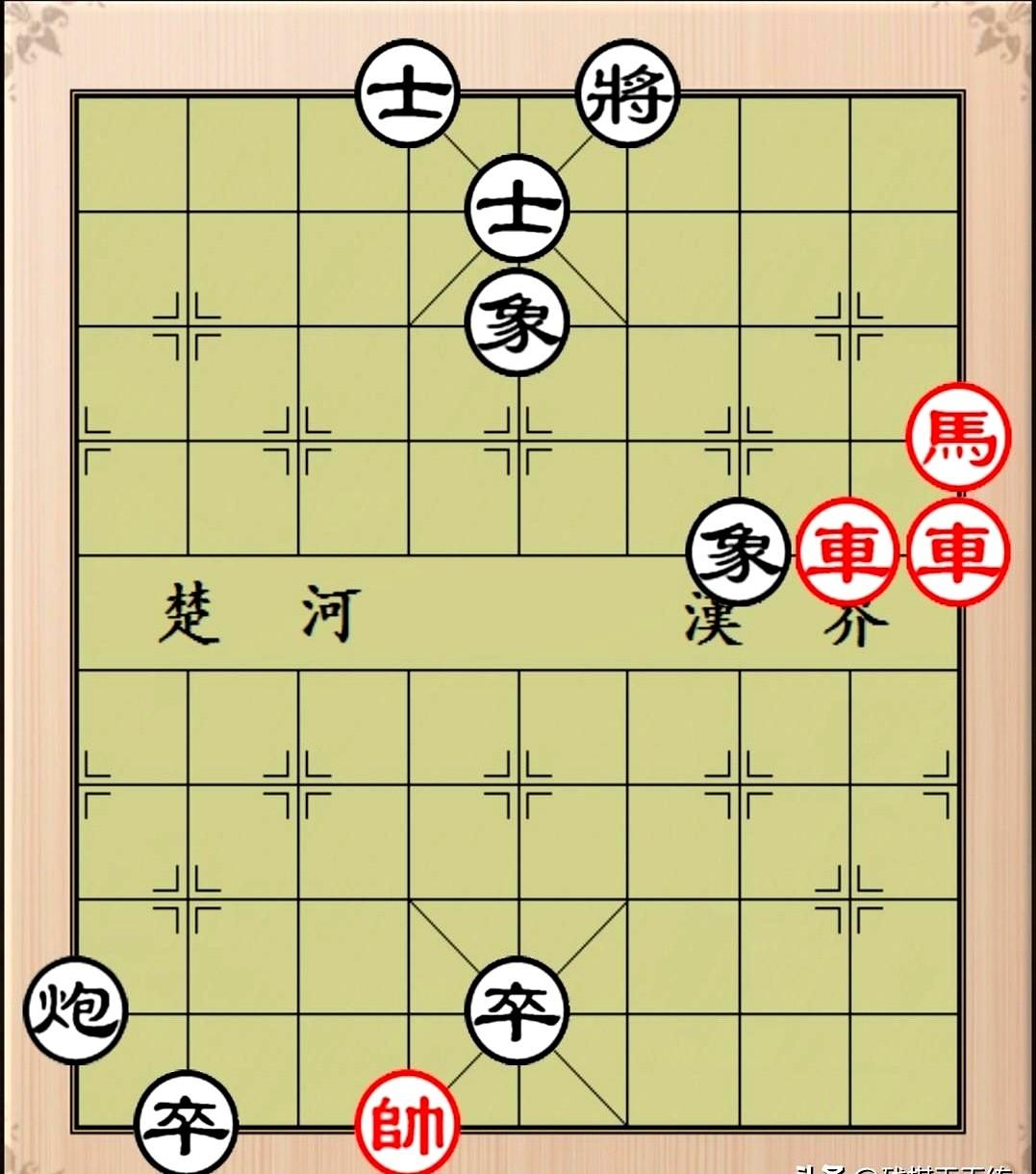 一位象棋女老师摆的残棋，说是古谱残棋，结合了古人智慧。
她就那么静静地站着，看着