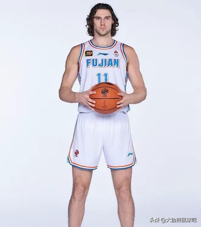 山东迅速官宣大外援加盟，看来是早有准备啊。这不是在替代克里斯，这就是在为季后赛练