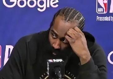 布朗：怎么样，我明摆了就是针对你。
哈登：8年了，能不能放过我这把老骨头？
比赛
