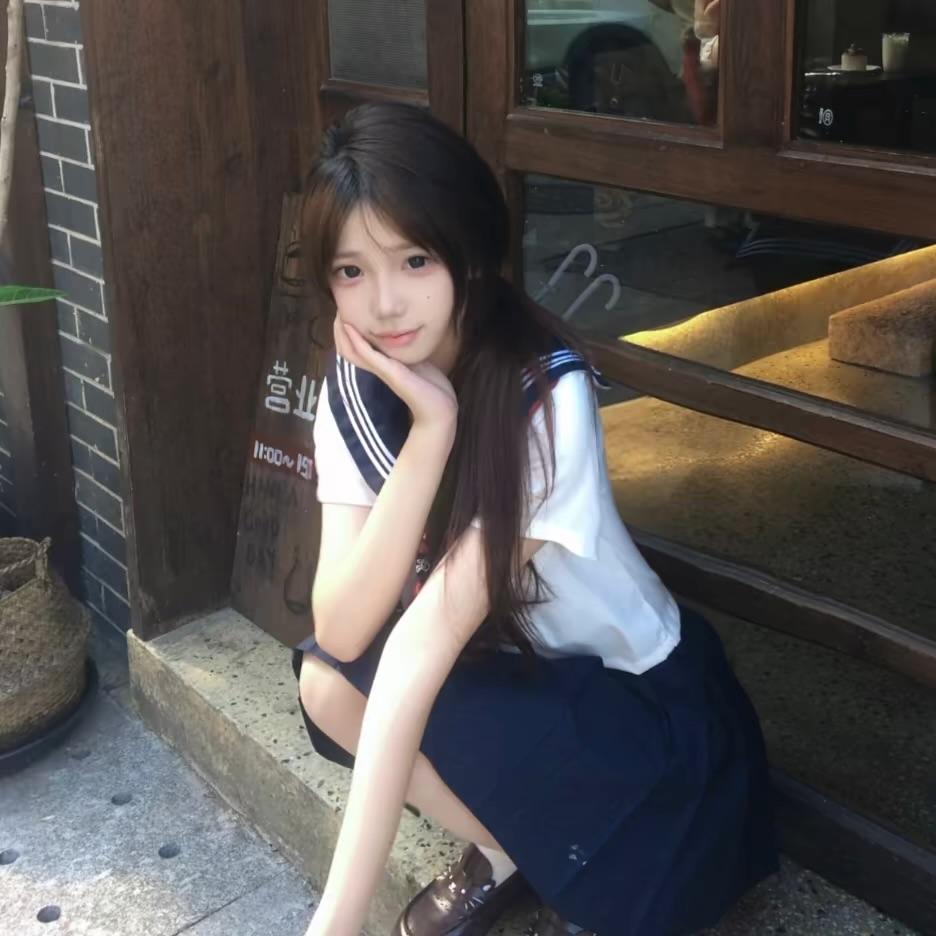 你会喜欢学院风格穿着的女生吗?这才是初恋脸的正确打开方式吧！💕 
不用刻意凹造