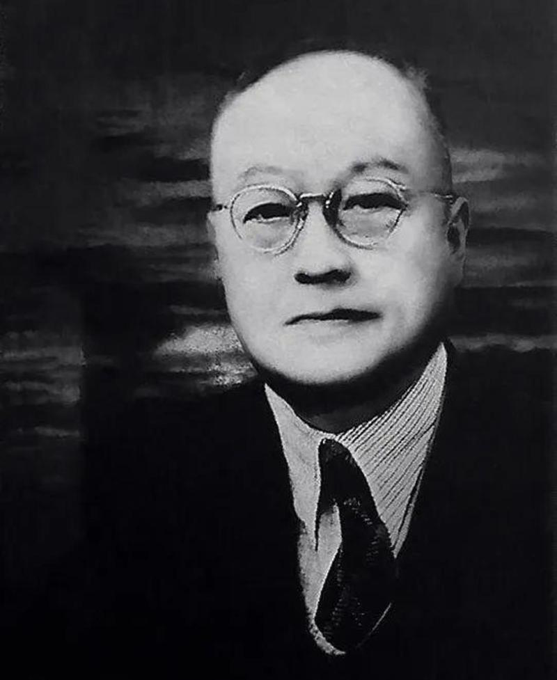 1982年潘汉年平反那天，在山西农场劳改了28年的胡均鹤坐不住了，他让儿子必须回