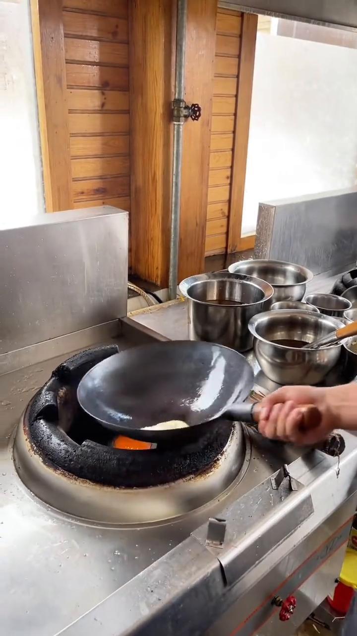 拌鸡蛋的绝活。