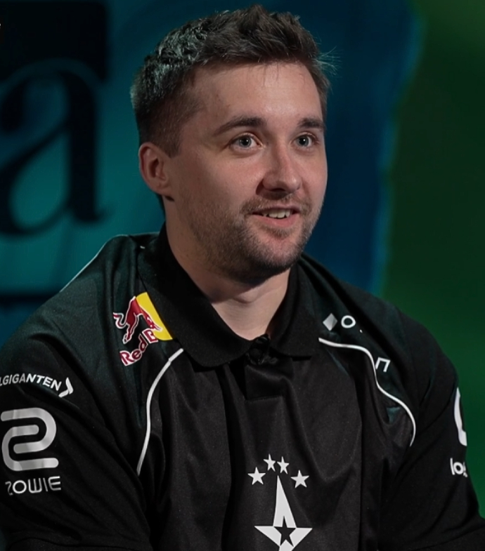 A队变阵！呼吸不会走？Astralis官宣与主教练⁠ruggah⁠分道扬镳，这位