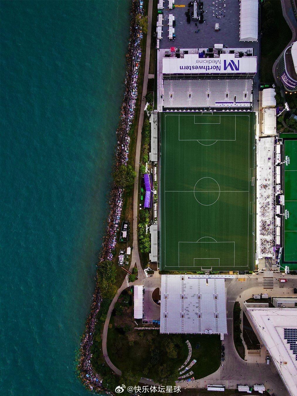 篮天下世界上的美丽球场 湖边的球场 | 芝加哥 U23国足vs越南  cr：篮天