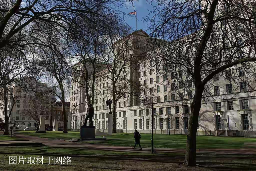 英军缩减中国周边训练：不是退缩，是认清现实的理性选择
 
近日英媒披露，英军将从