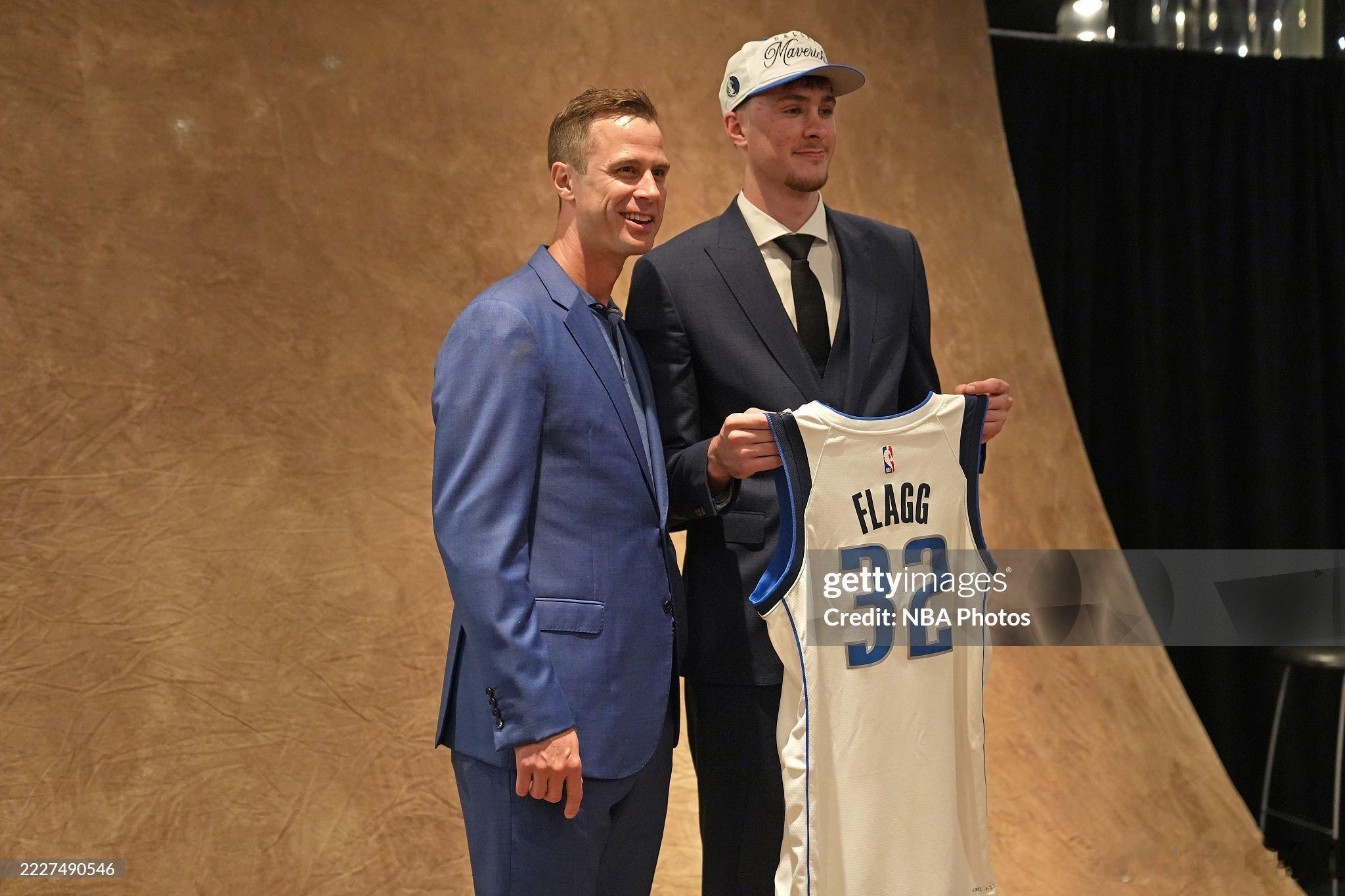 MFFL 来自Marc Stein的消息。达拉斯主教练一职至今空缺的原因之一是：