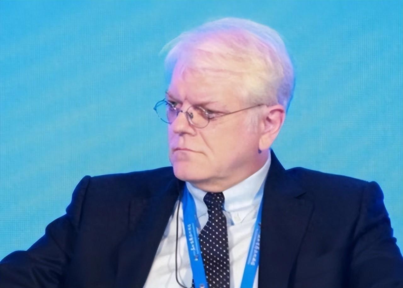 美国教授叹息：全世界都低估了中国，中国是一个真正伟大的文明

麻烦看官老爷们右上