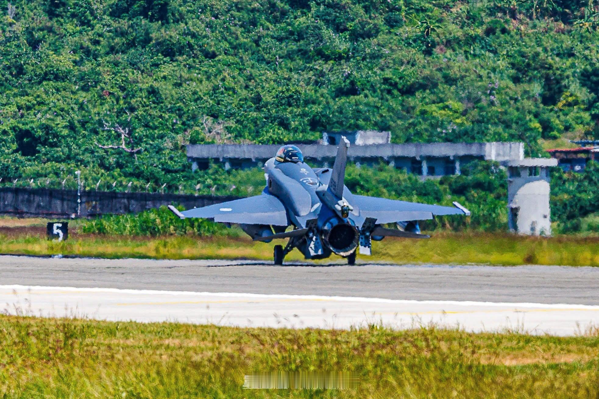 今日战隼 F16V Block 70 📍台东志航基地四年前的2022年，我曾说