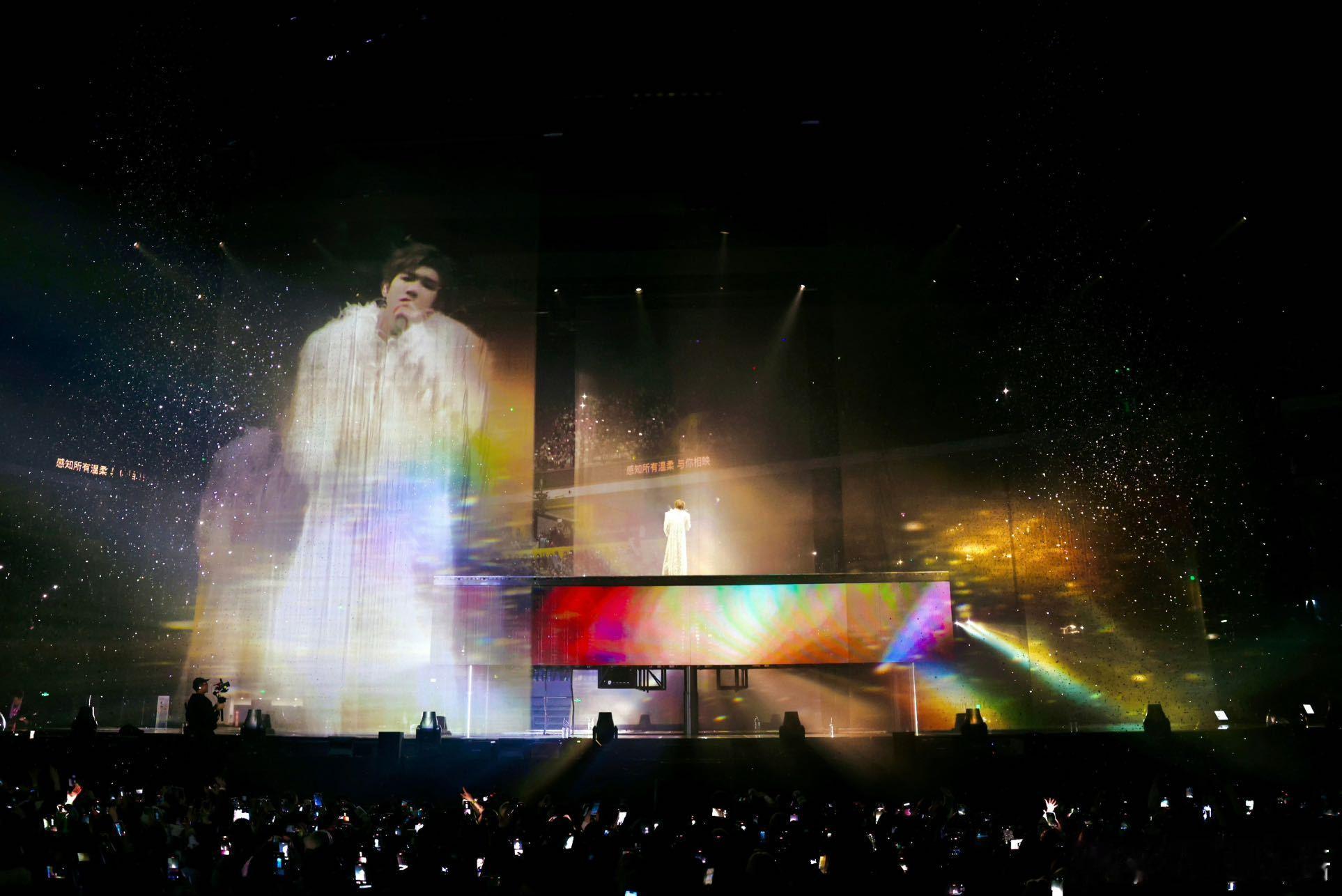 王源舞美 郑州奥体中心的舞台太敢了！超100吨钢结构搭配独立屋顶支撑系统，内娱首