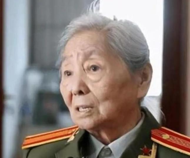 日本在蒙古屯有很多武器弹药，日本战败宣布投降后，这些武器弹药来不及运走，就留在了