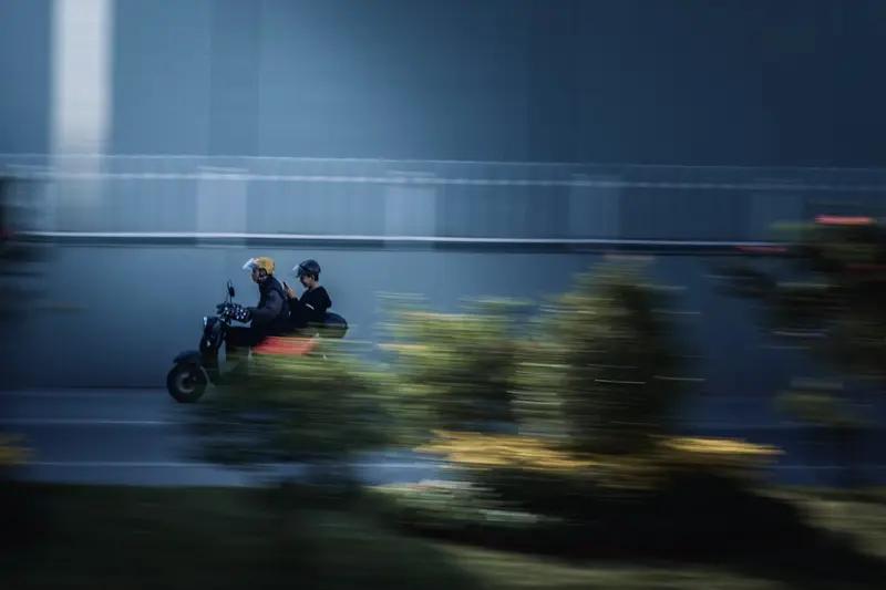 你帮了别人，别人大概率不会帮你。很多人在被帮助后，本能想逃避曾被帮忙的事实，因为