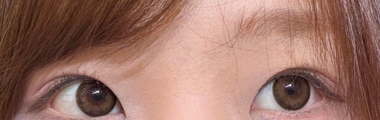 今天睡醒又大小眼了 尝试贴了月初在外卖上点的素之然双眼皮贴 好好用 我还是上底妆
