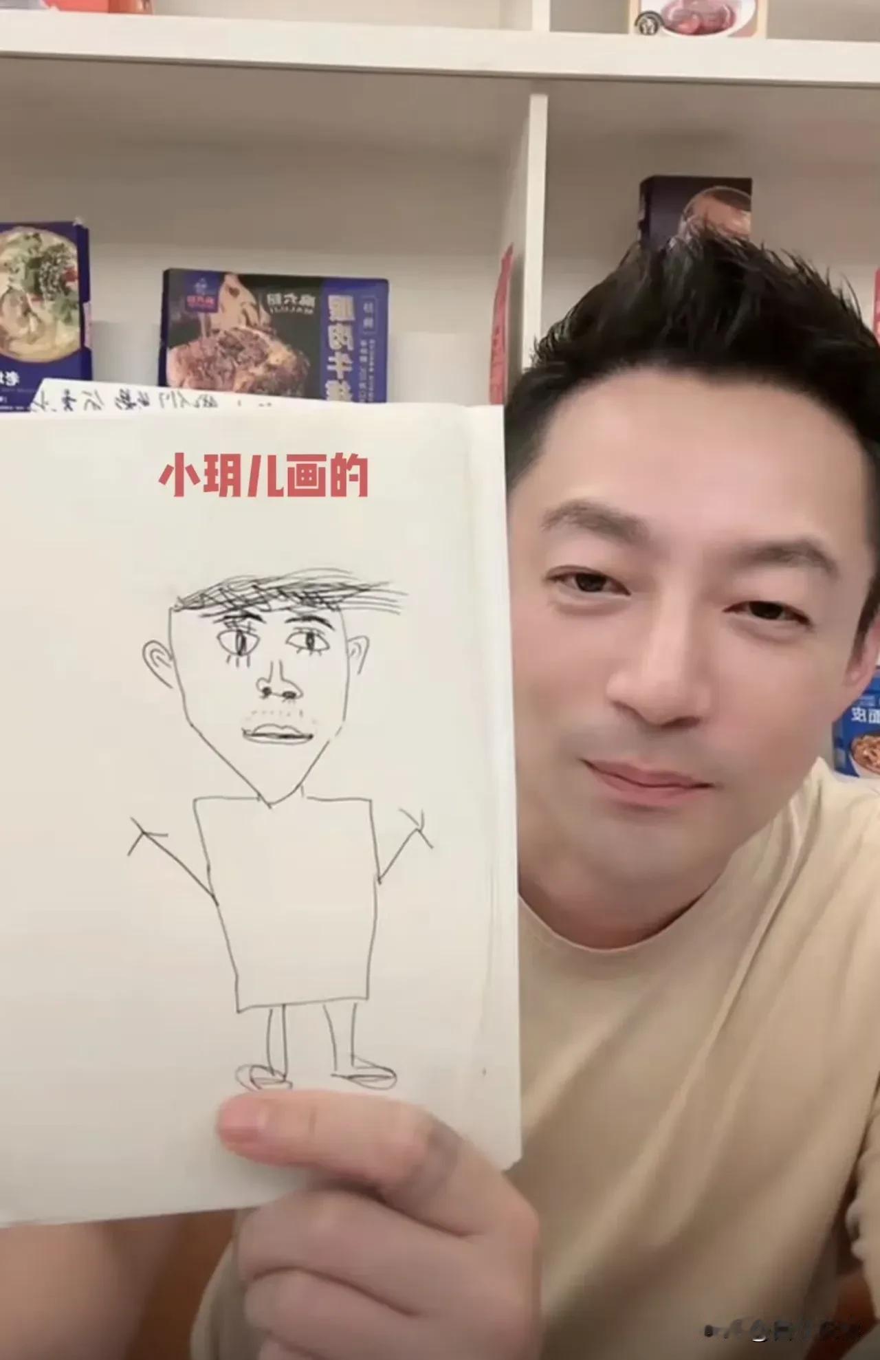 现在才发现
真是没有对比就没有“惊悚”

看看小玥儿和二表姐Lily

话说前两