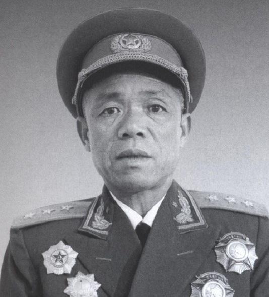 1986年韩先楚离世后，得力战将徐国夫哽咽回忆：我崇敬他，更深深热爱这位将军！
