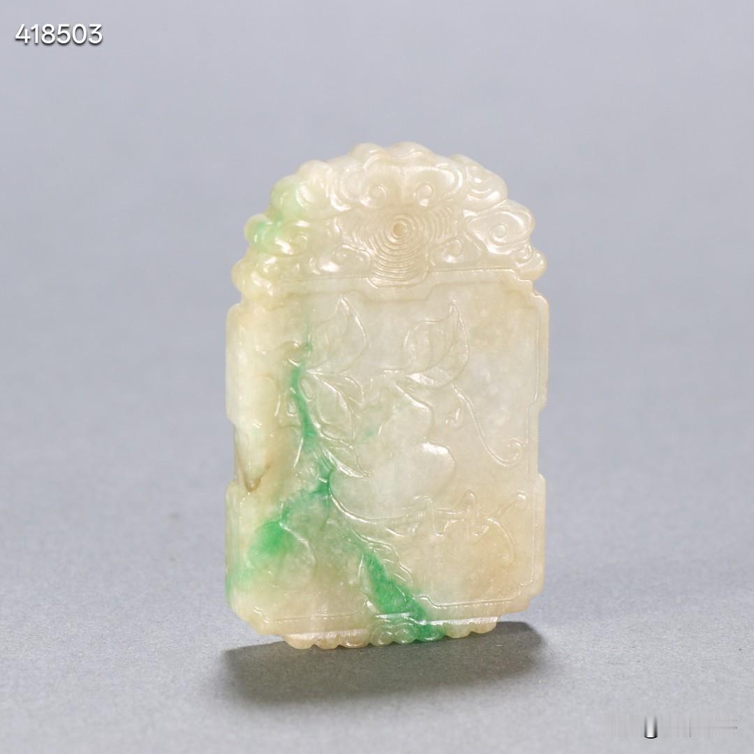 清 翡翠葫芦牌
规格：高5.5cm宽3.4cm