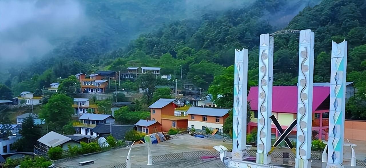 为何我国会放弃遍地翡翠、富产金丝楠木，价值抵百个香港的江心坡

江心坡，——遍地