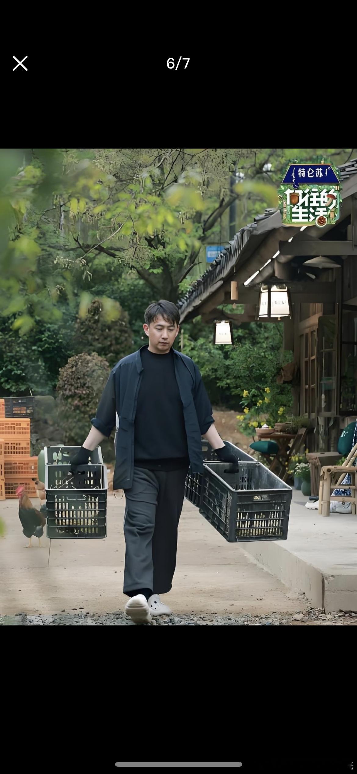 黄磊停下来的时候特别舒服质疑厨艺的声音不少，但我想常做饭的人厨艺差不多哪里去，一