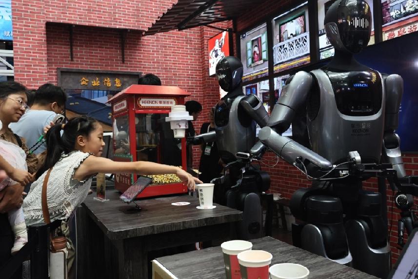 12月26日，彭博社发文:“《永远不要低估中国》为2025年写下年度总结，年初西