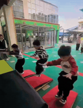 这个好，比起幼儿园做饭之类的，更加喜欢这个，支持全国强制推广，少年强，则国强！不