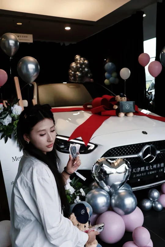 Mercedes- Benz 第6️⃣6️⃣台交车 恭喜🎉04年小妹...