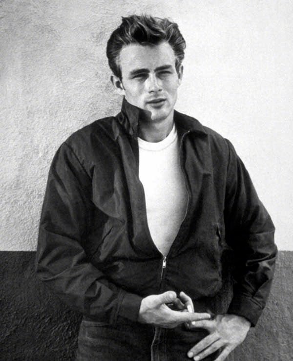 据THR，詹姆斯·迪恩传记片《Surviving James Dean》正在制作
