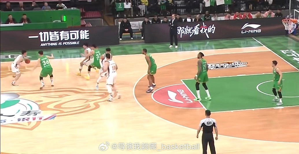 这也太狠了，乌戈正在试验外援双塔战术 