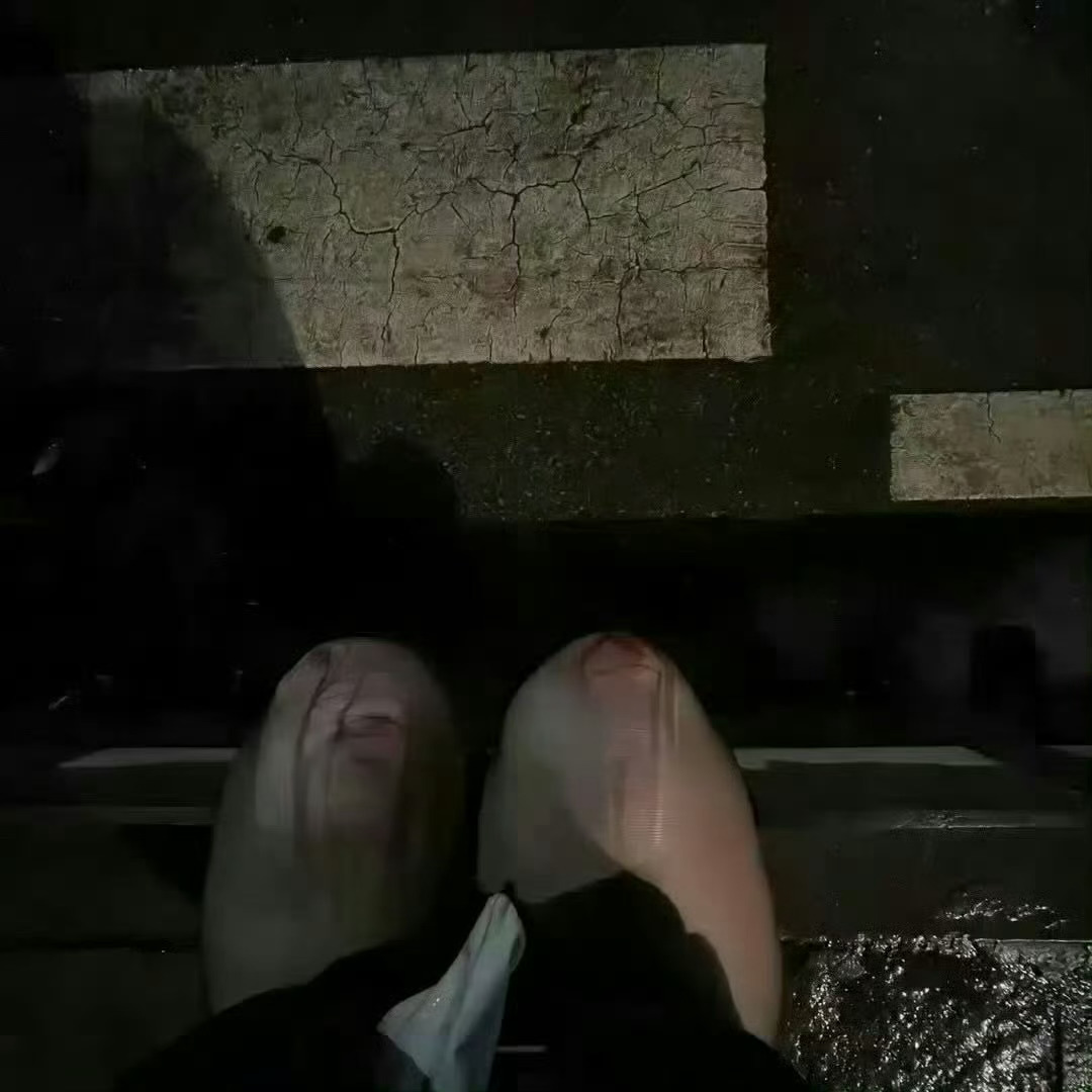 喝多了 摔的好痛😭 