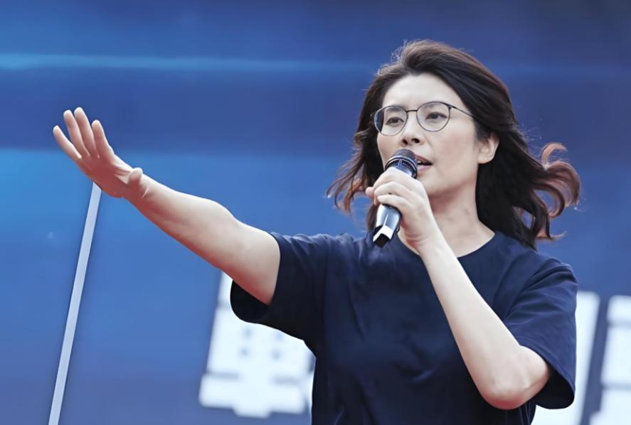 郑丽文临来大陆之前最想见的一个人，也许您想不到。她最想见的一个人，是赖清德。
