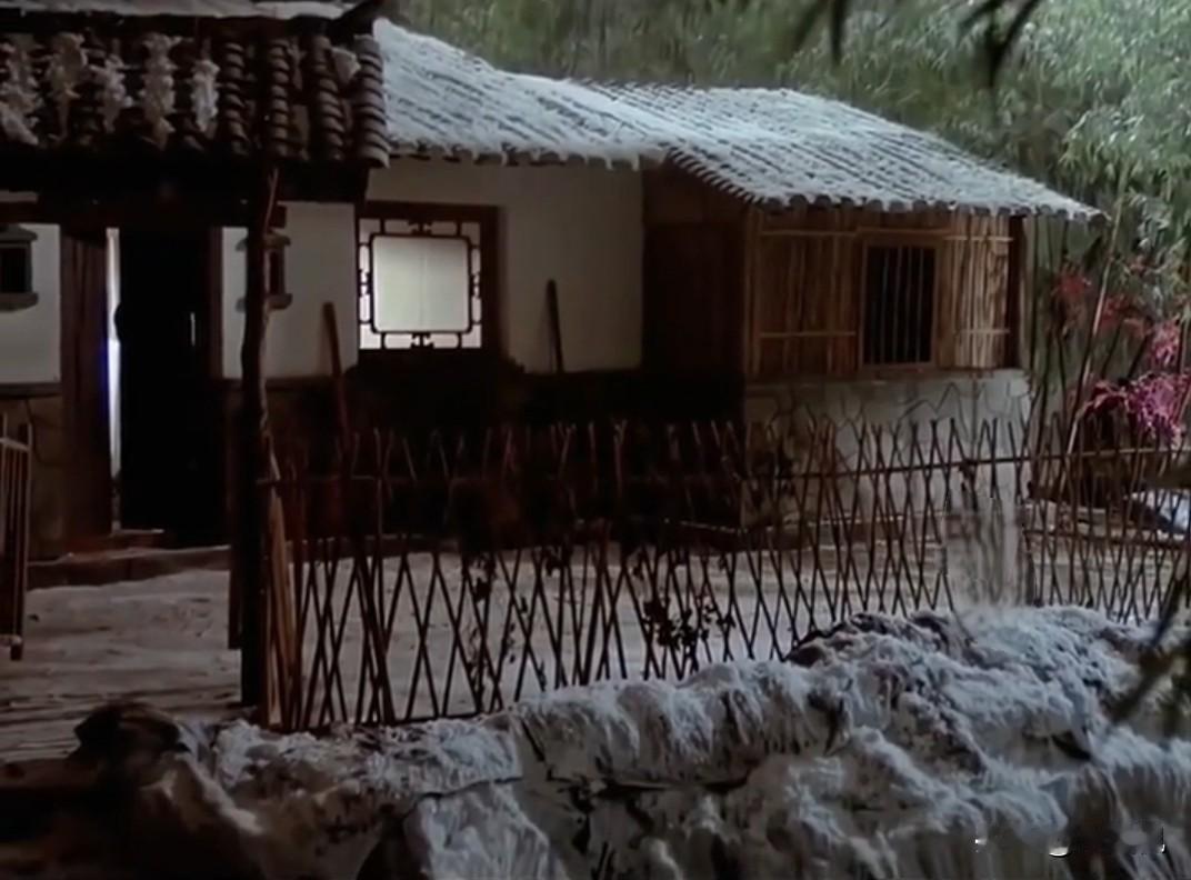 每一个从底层爬起来的人，可能都有这样的认知，那就是自由，终于可以摆脱不喜欢的人，