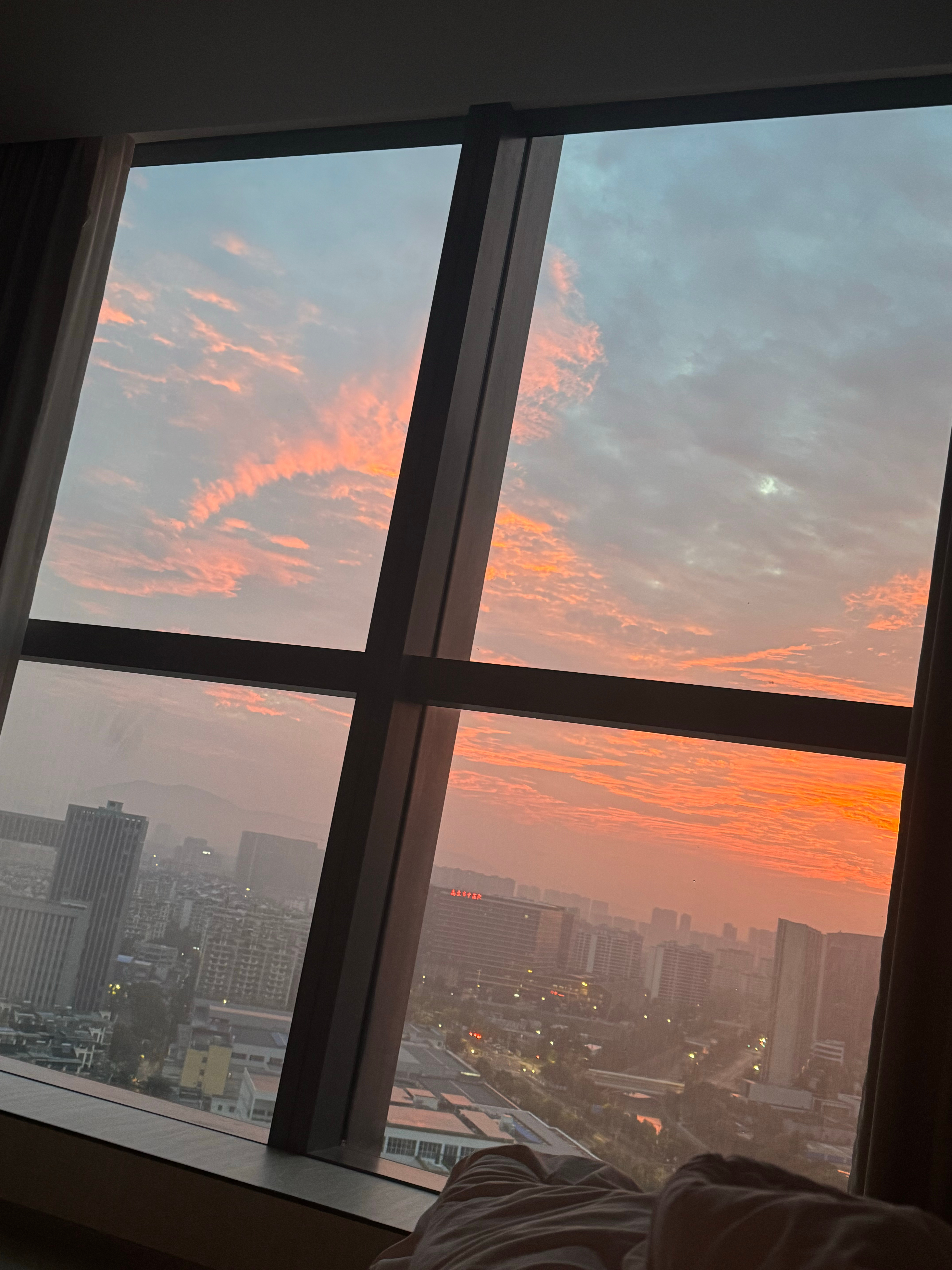 早上5点醒了看见的日出