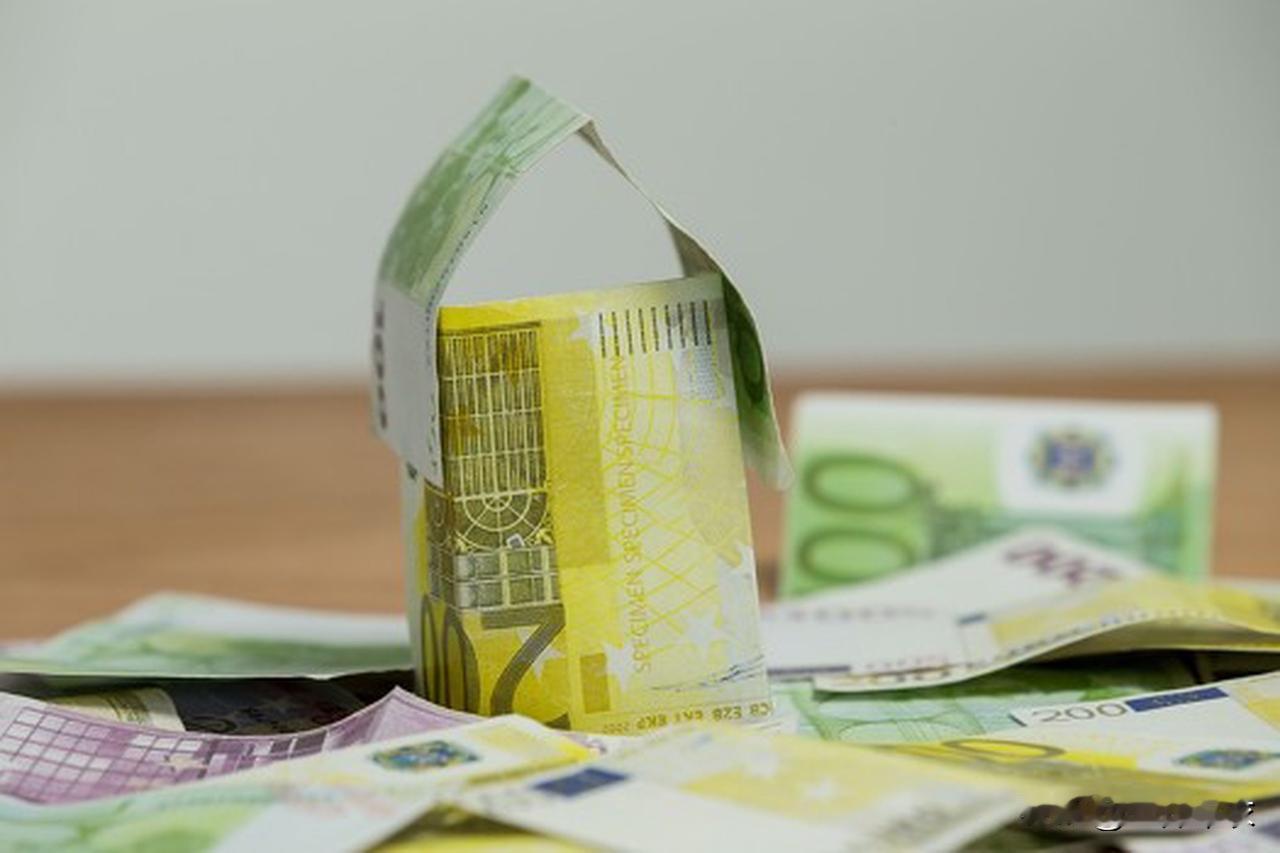 2026年，千万要学会四个字“及时止损”。
你仔细观察周边，就会发现做生意的都在