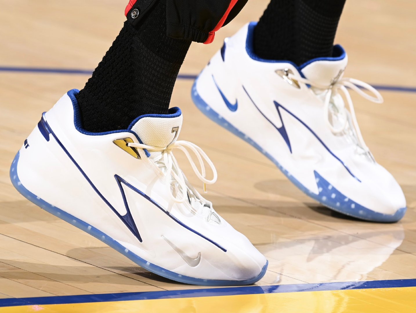 今儿你杜上脚KD19新配色火箭vs勇士 休斯顿火箭