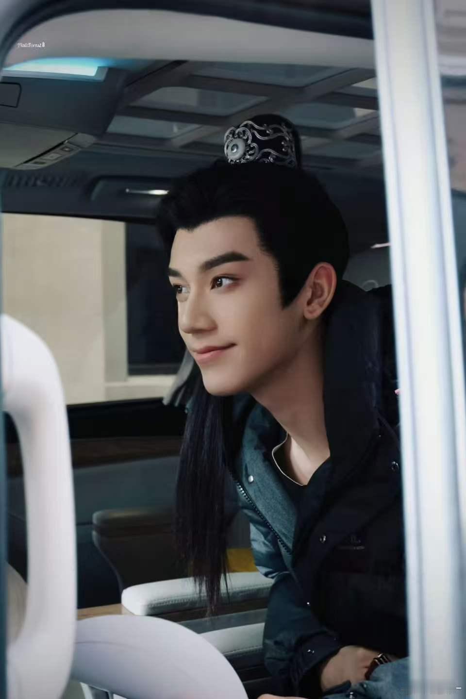 林沐然我是看着你长大的一路陪伴林沐然成长，从稚嫩萌娃到沉稳少年，小秦风、小吴邪、