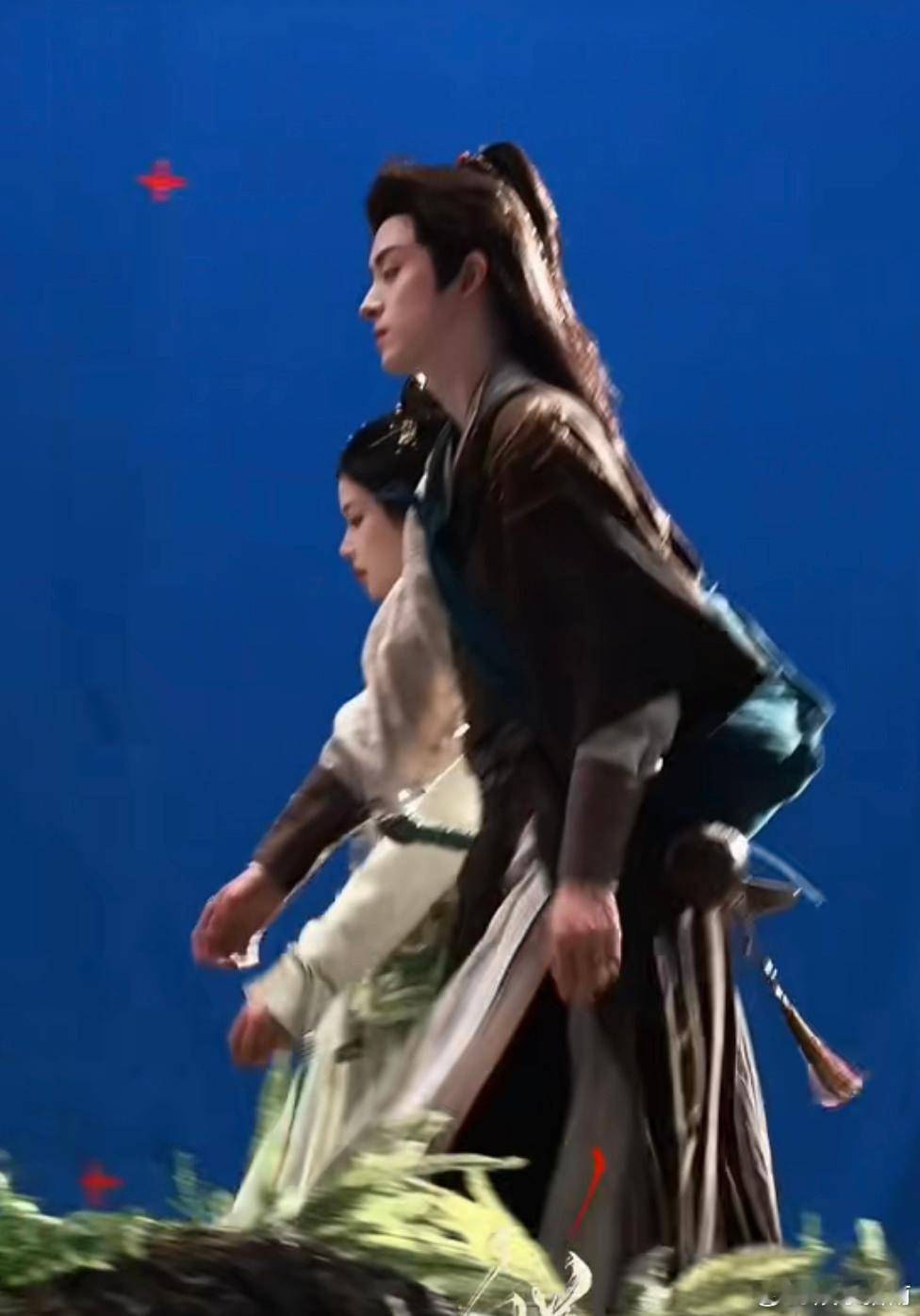 敖瑞鹏张淼怡《错世录》同框路透，江湖儿女一起行走江湖？ 